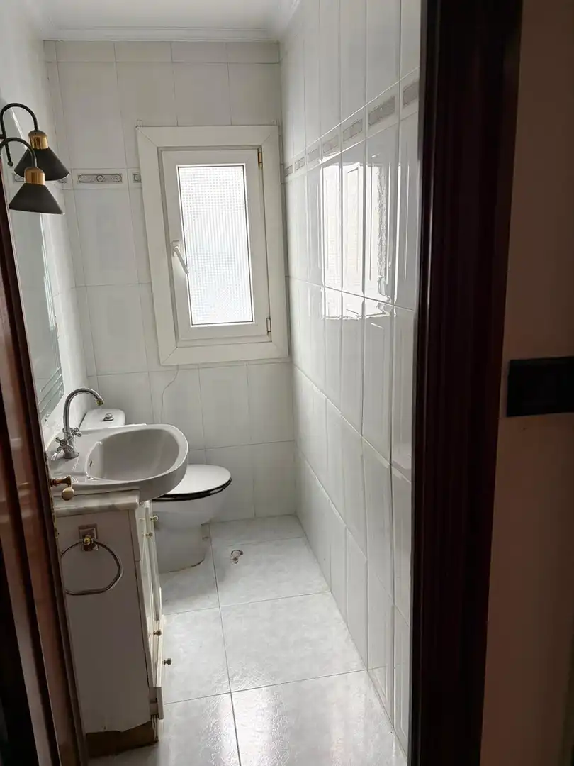 Bany de Pis en venda en Bilbao  amb Calefacció i Terrassa