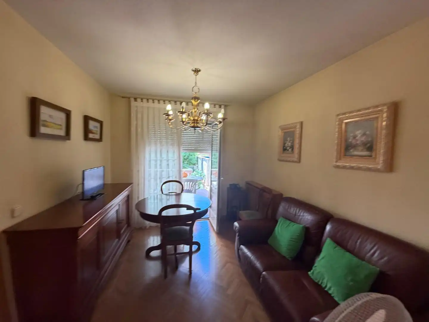 Sala d'estar de Casa adosada en venda en Leganés amb Aire condicionat, Calefacció i Jardí privat