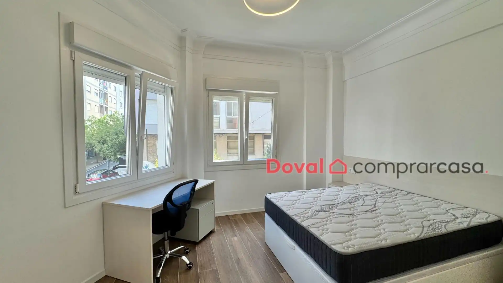 Habitación de Piso de alquiler en Vigo  con Calefacción y Amueblado