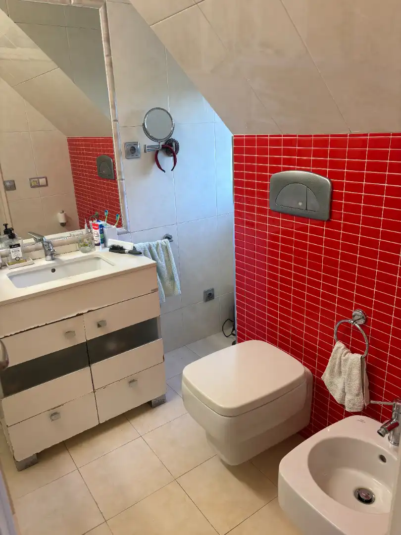 Baño de Casa o chalet en venta en Santiago de Compostela  con Calefacción, Jardín privado y Parquet