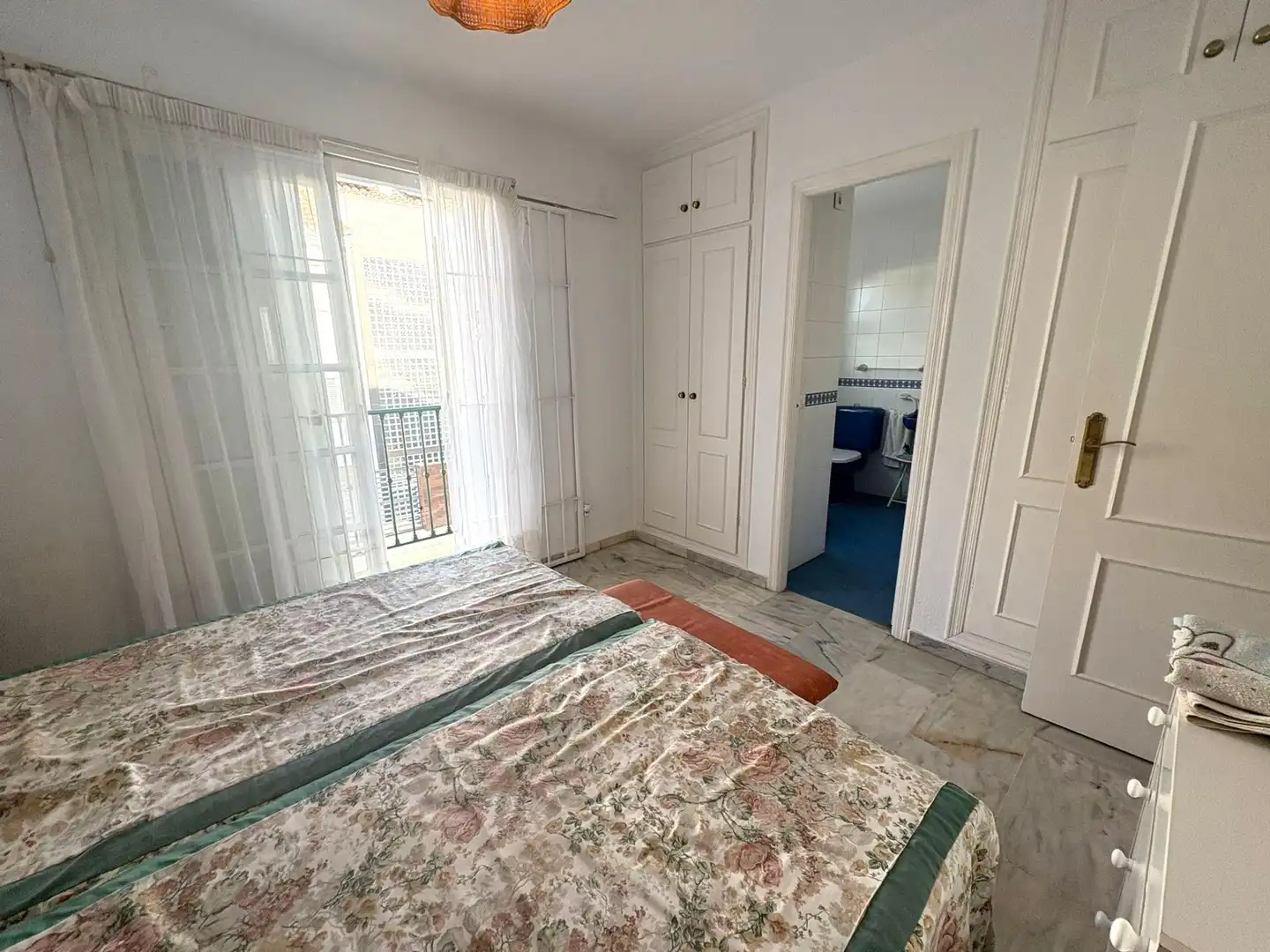 Dormitori de Casa adosada en venda en Fuengirola amb Aire condicionat, Jardí privat i Terrassa