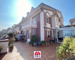 Exterior view of Single-family semi-detached for sale in Castro-Urdiales  with Terrace and Balcony