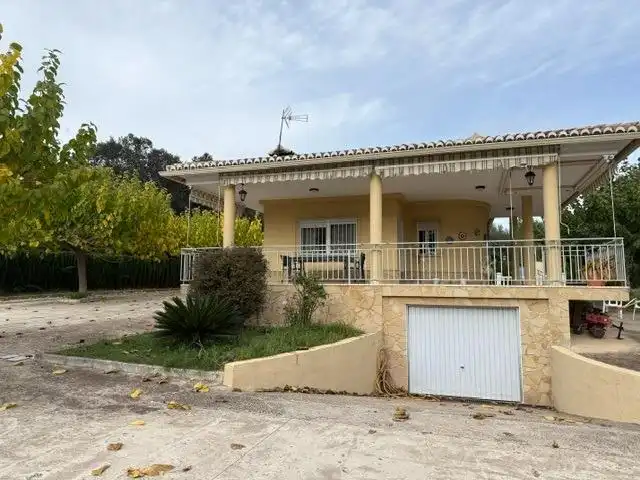 Vista exterior de Casa o xalet en venda en Xàtiva amb Aire condicionat, Calefacció i Jardí privat