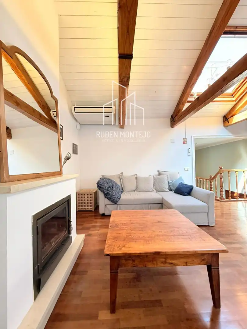 Living room of Attic for rent in Salamanca  with Air Conditioner, Heating and Terrace