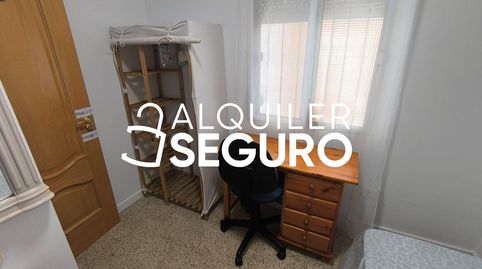 Foto 2 de Piso de alquiler en De Roma, Centro, Montequinto