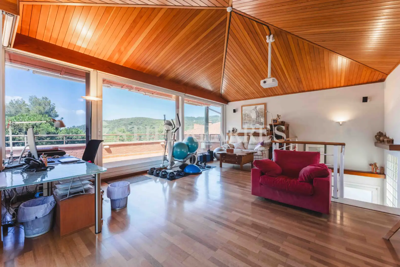 Wohnzimmer von Haus oder Chalet zum Verkauf in Barcelona mit Klimaanlage, Heizung und Privatgarten