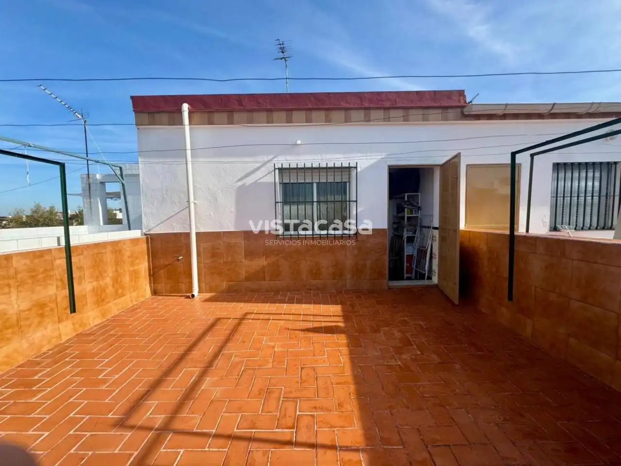 Exterior view of Houses for sale in Sevilla  with Air Conditioner, Heating and Terrace