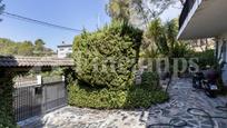 Vista exterior de Casa o xalet en venda en Castellar del Vallès amb Aire condicionat, Calefacció i Jardí privat