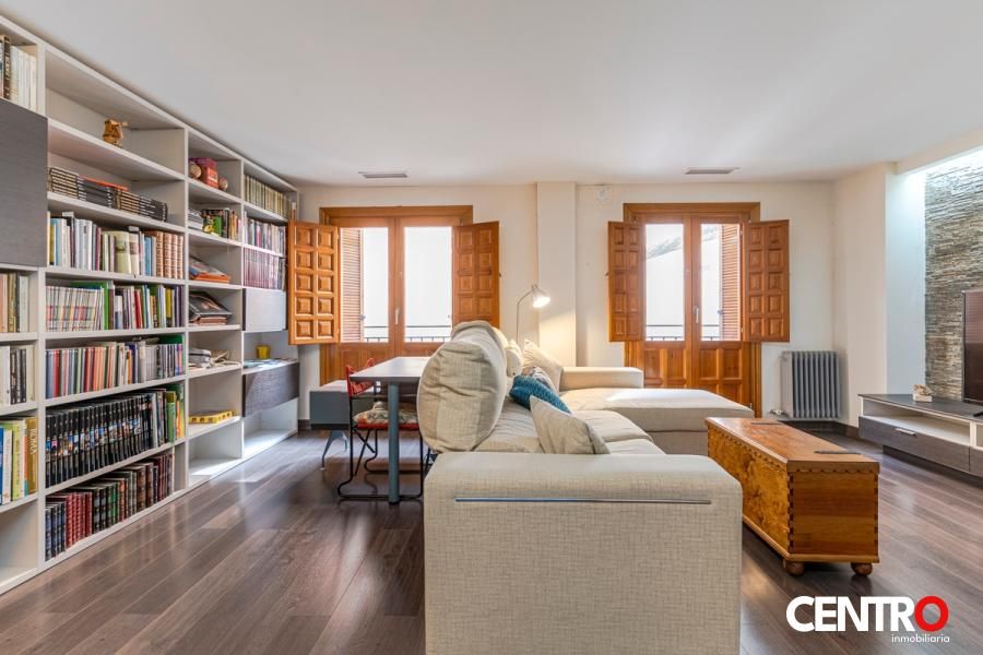 Living room of Flat for sale in  Granada Capital