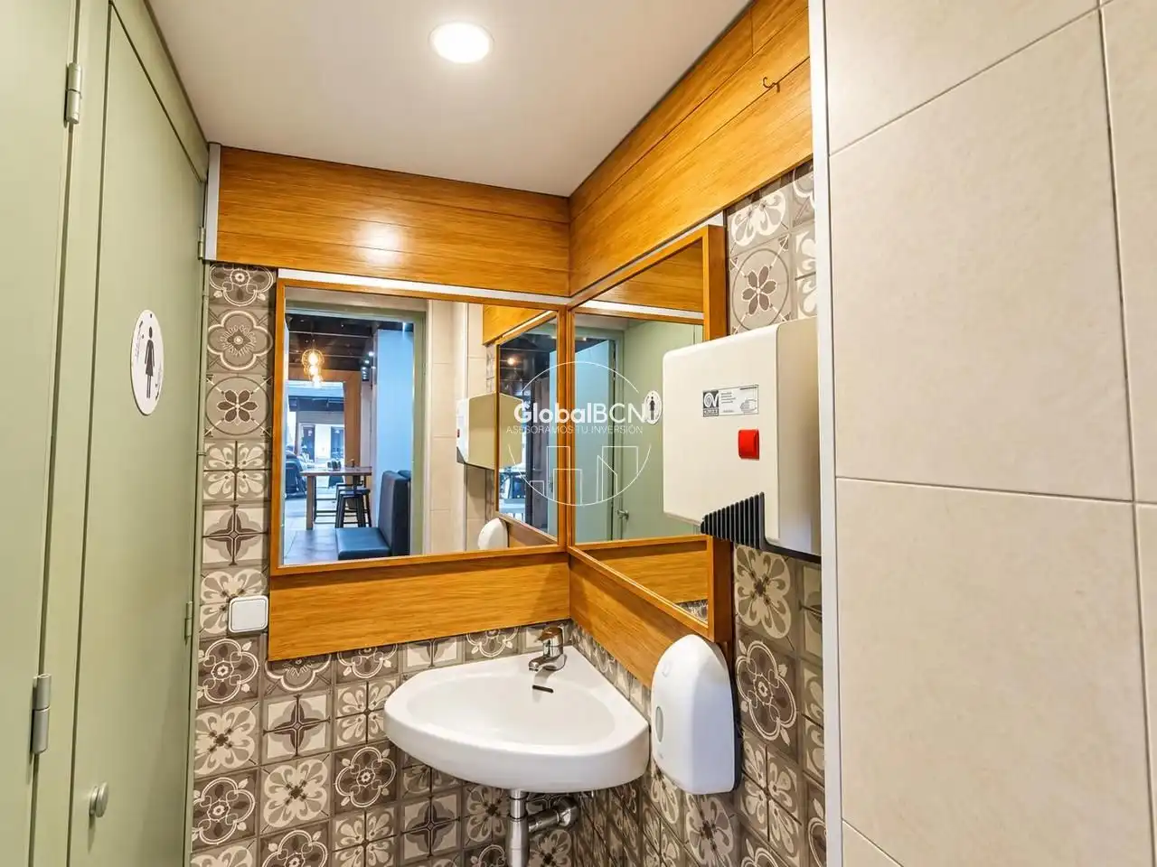 Business premises for transfer in calle de Pau Alsina, imagen 20