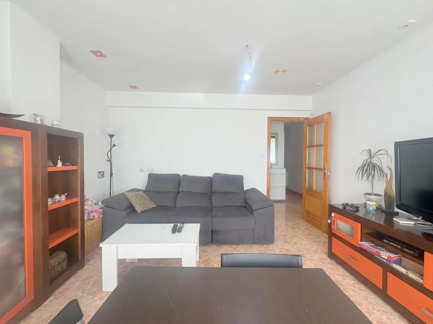 Wohnzimmer von Wohnung zum Verkauf in Candeleda mit Klimaanlage und Heizung
