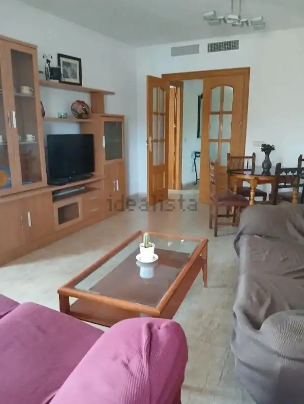 Sala d'estar de Pis de lloguer en Almería amb Terrassa i Moblat