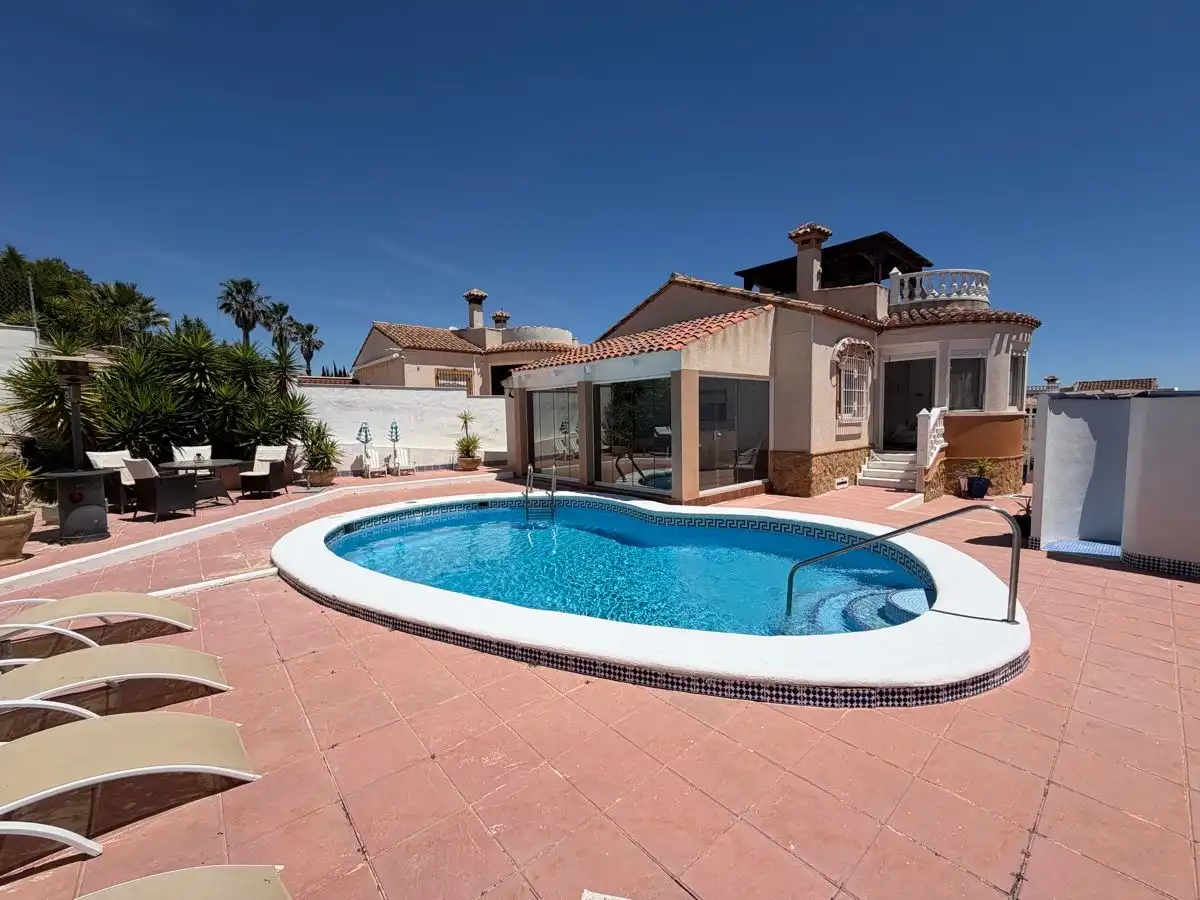 Swimming pool of Houses for sale in Orihuela