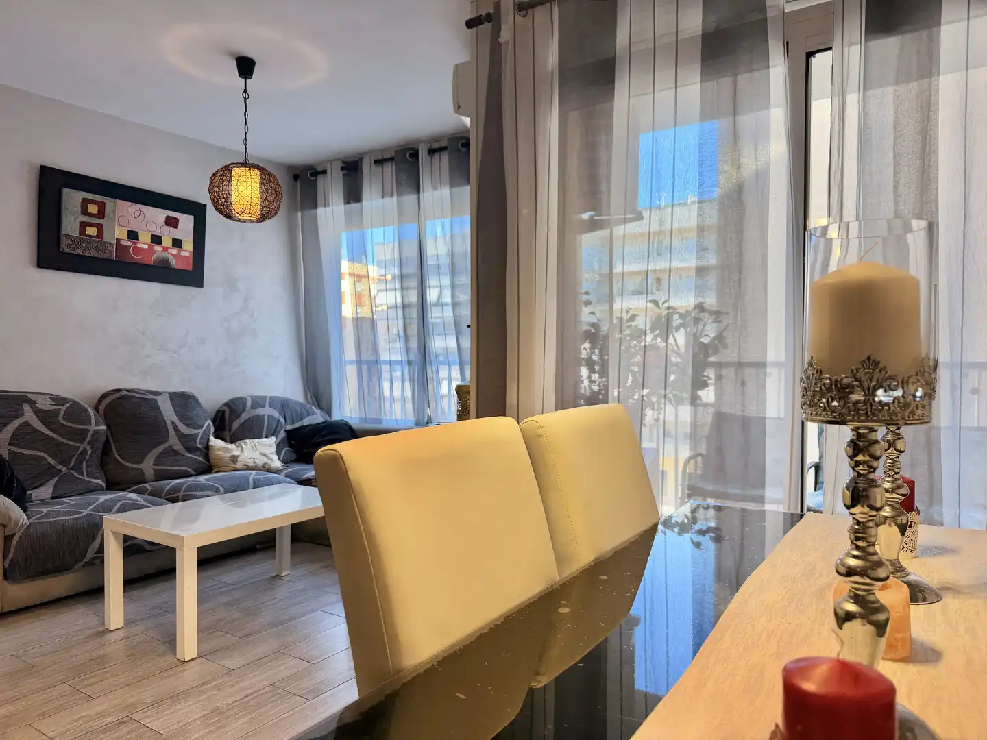 Sala de estar de Piso en venta en Vilanova i la Geltrú con Calefacción