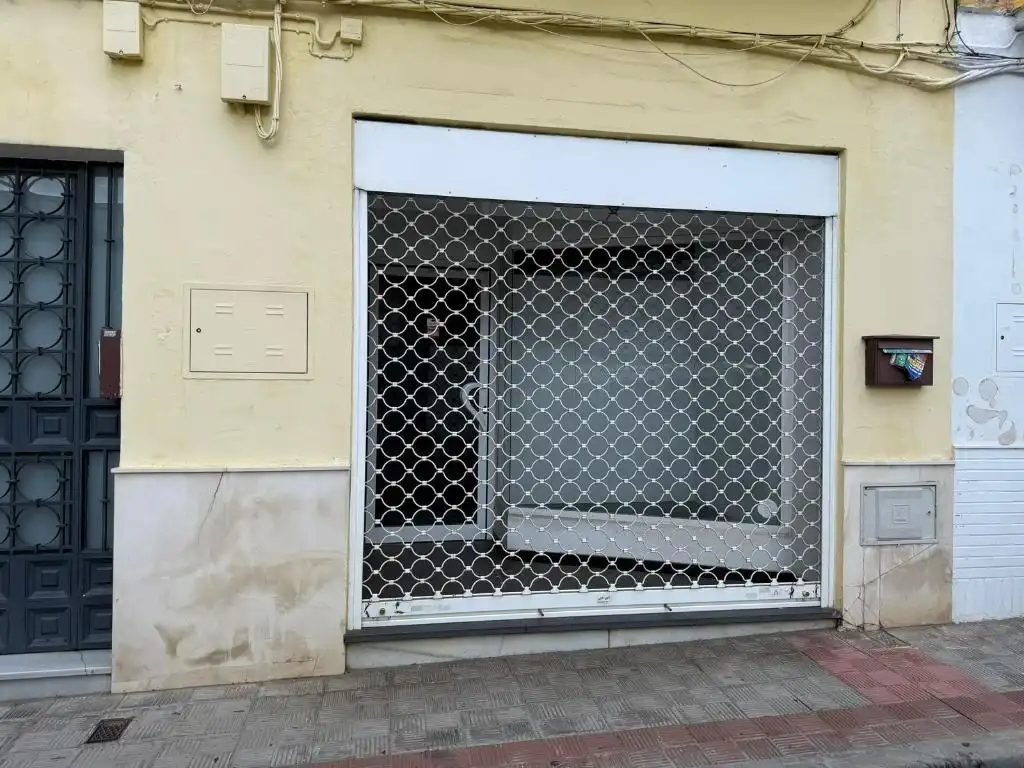 Local commercial à vendre à Calle Alcalá y Ortí