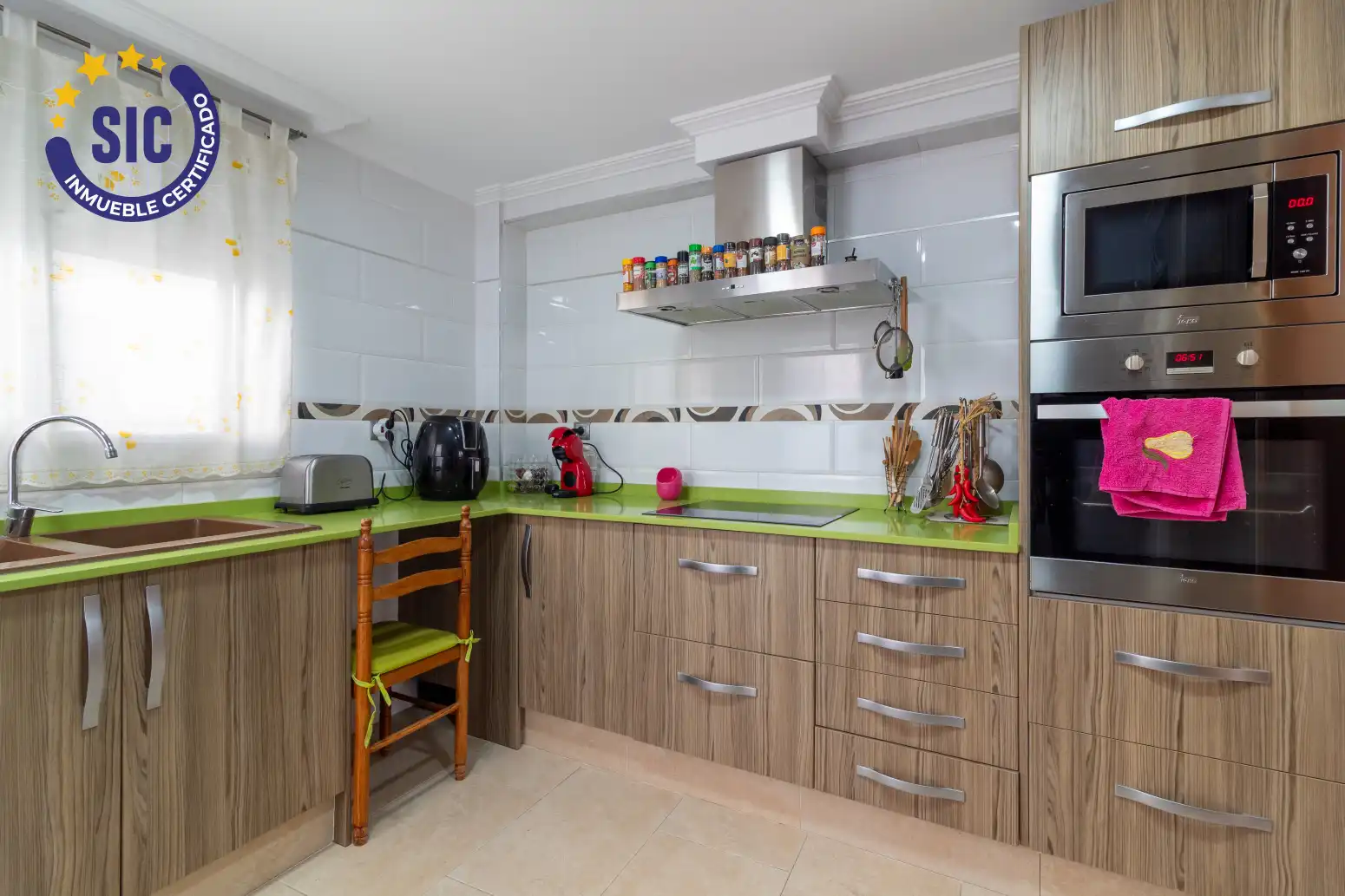 Cocina de Piso en venta en Gilet con Calefacción y Balcón