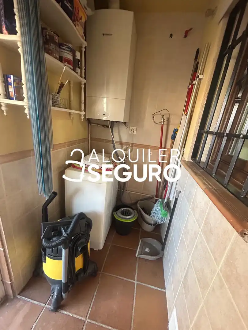 Küche von Wohnung zur Miete in La Zubia mit Klimaanlage, Heizung und Terrasse