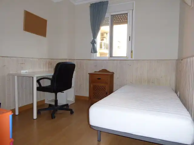 Schlafzimmer von Wohnung zur Miete in Málaga mit Klimaanlage, Terrasse und Möbliert