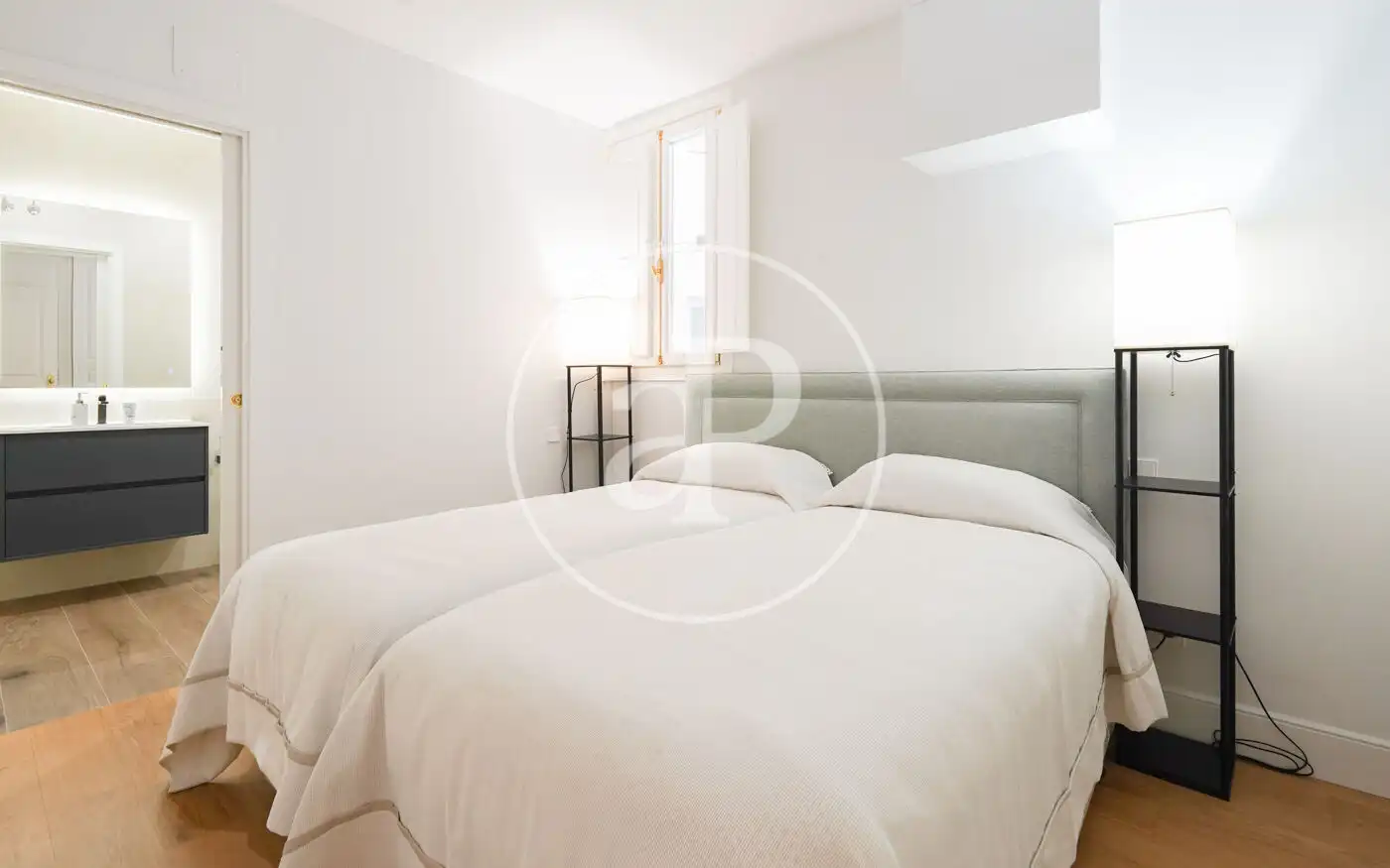 Bedroom of Flat for sale in Madrid  with Air Conditioner, Heating and Storage room