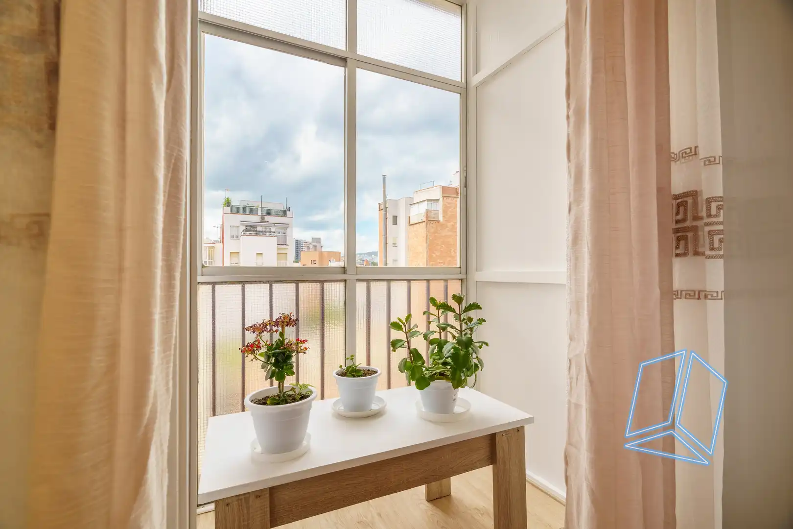 Terraza de Piso en venta en L'Hospitalet de Llobregat con Balcón