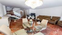 Sala d'estar de Casa adosada en venda en Burjassot amb Aire condicionat, Calefacció i Parquet