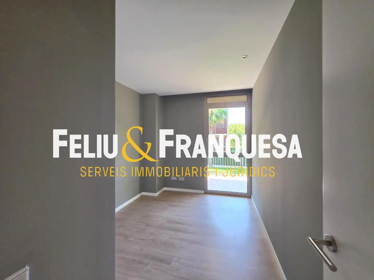 Vista exterior de Piso en venta en Sant Cugat del Vallès con Calefacción, Jardín privado y Terraza
