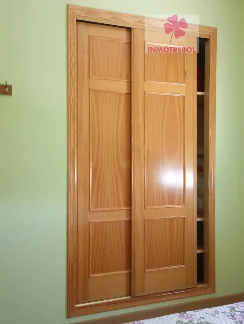 Dormitori de Casa o xalet en venda en Carrión de los Céspedes amb Jardí privat, Parquet i Piscina