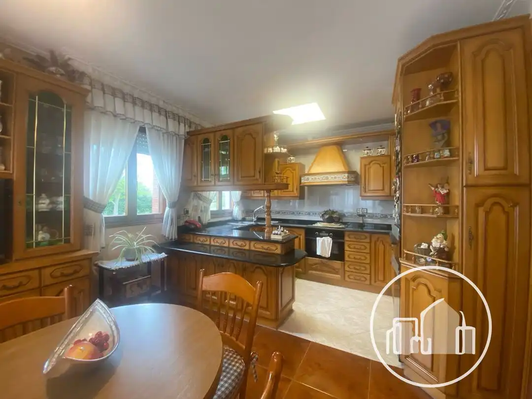 Chalet con jardín en venta en Villarcayo de Merindad de Castilla la Vieja