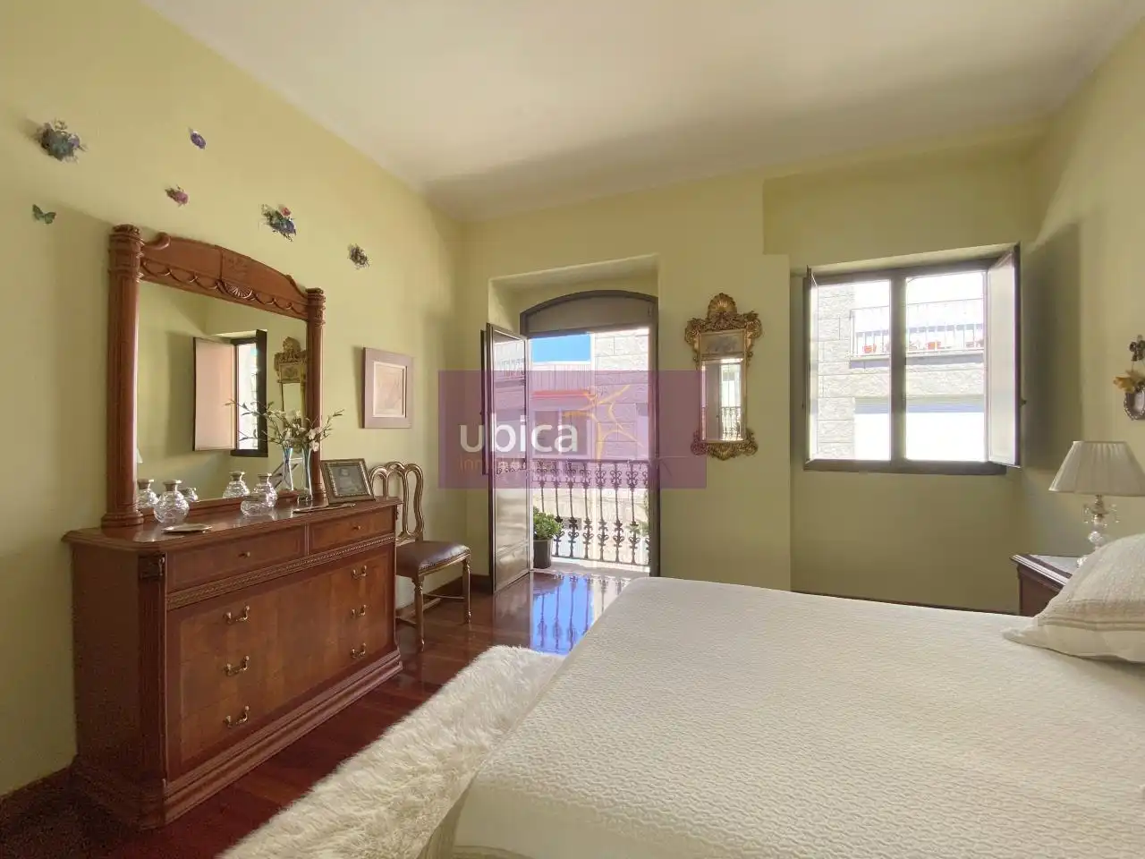 Habitación de Casa adosada en venta en Arbo con Calefacción y Balcón