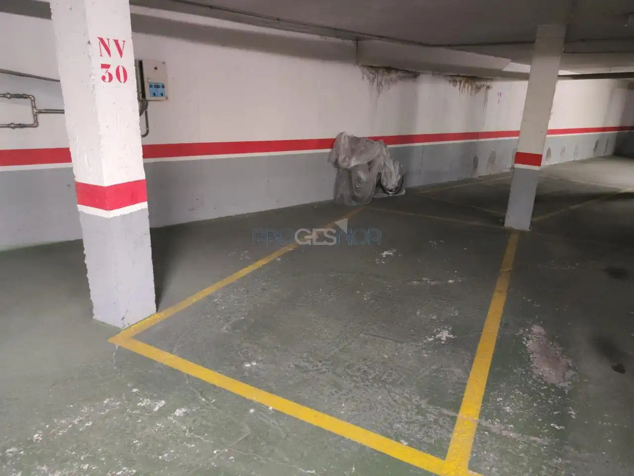 Parking de Apartamento en venta en San Andrés del Rabanedo con Calefacción, Parquet y Terraza