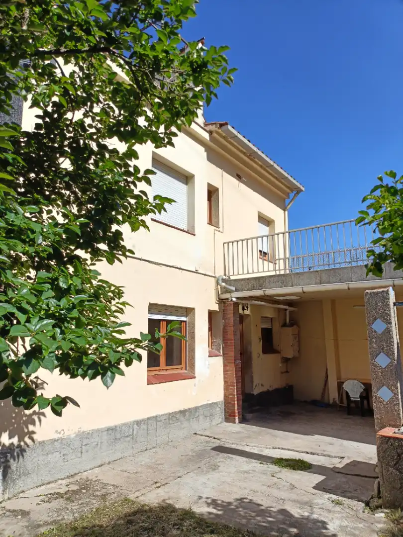 Vista exterior de Casa o xalet en venda en Girona amb Calefacció, Jardí privat i Parquet