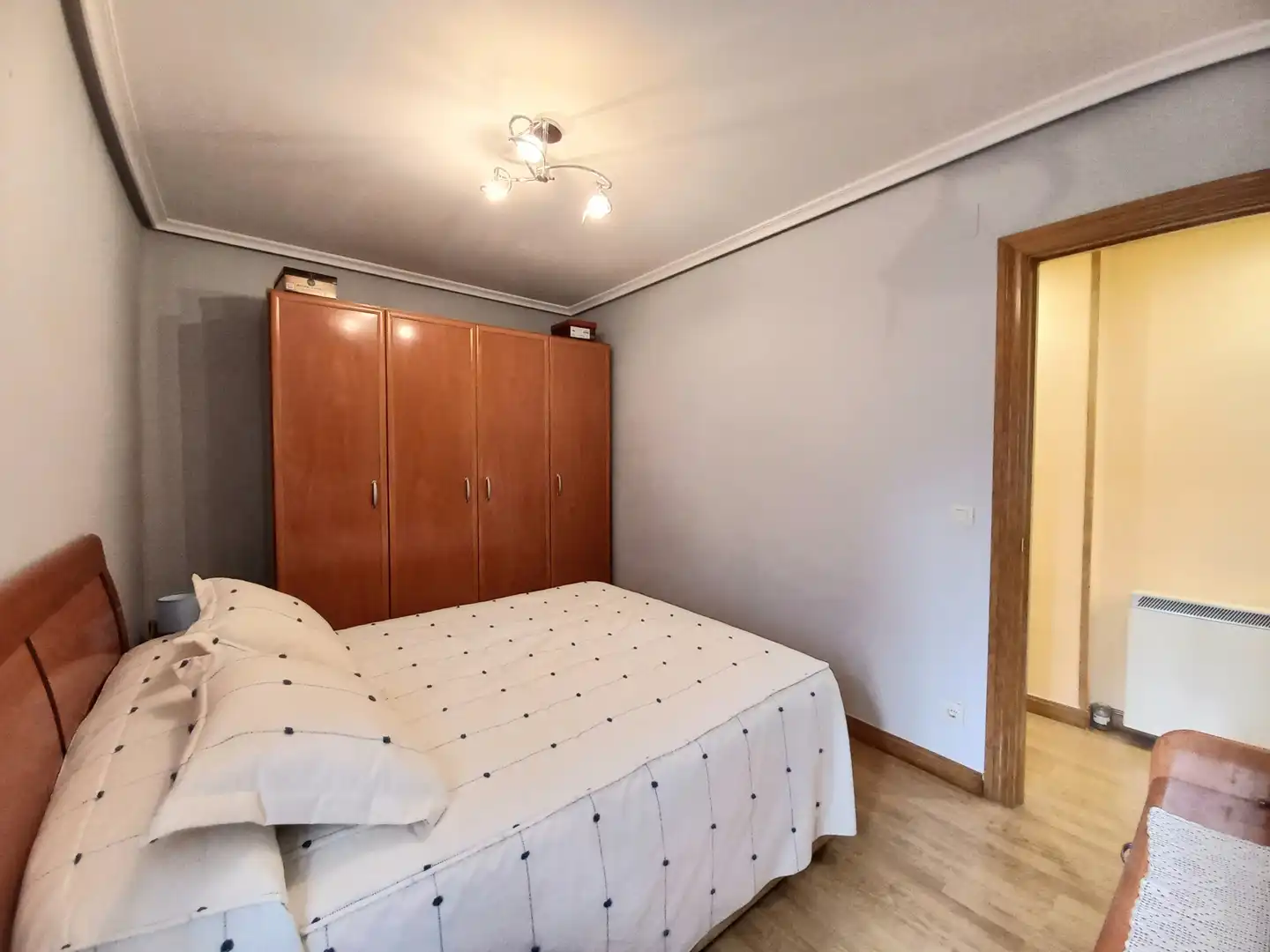 Schlafzimmer von Wohnung zum Verkauf in Burgos mit Heizung