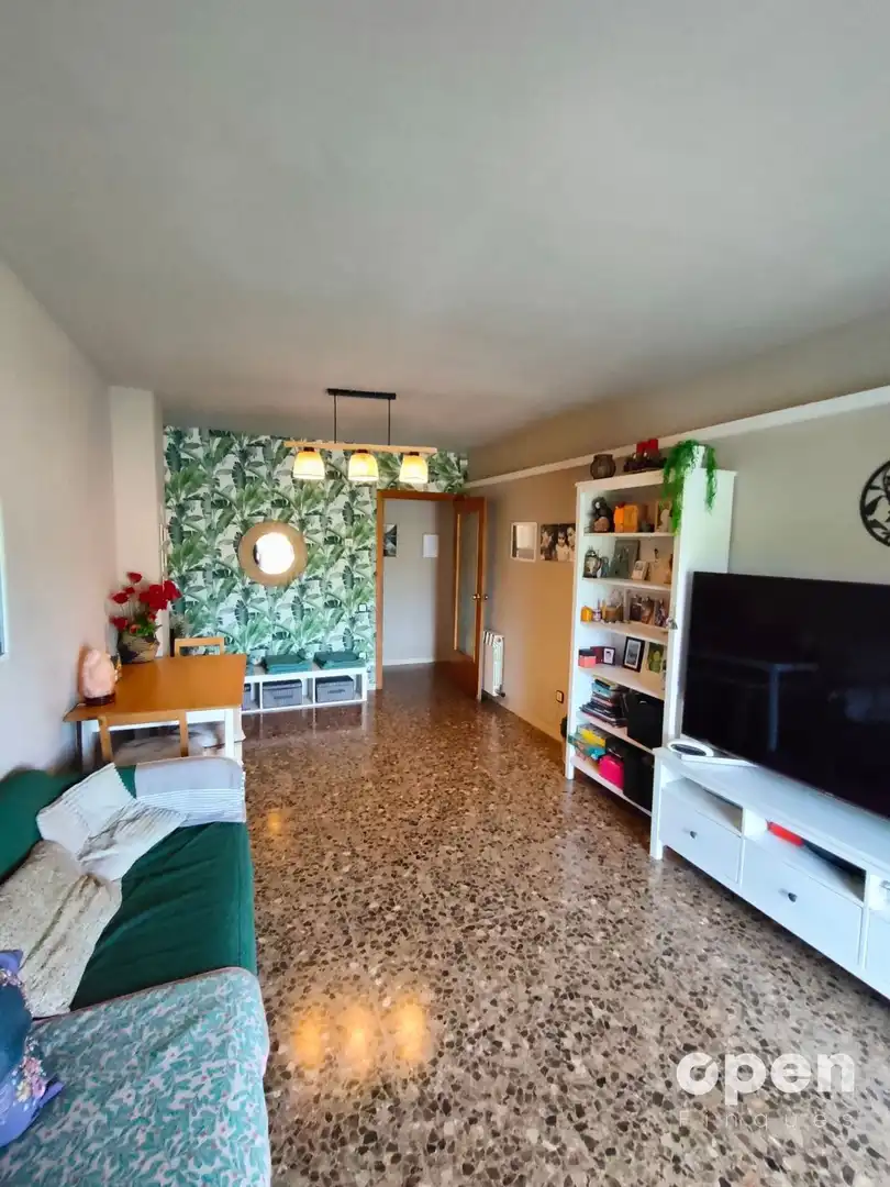 Sala d'estar de Pis en venda en Terrassa amb Aire condicionat, Calefacció i Parquet