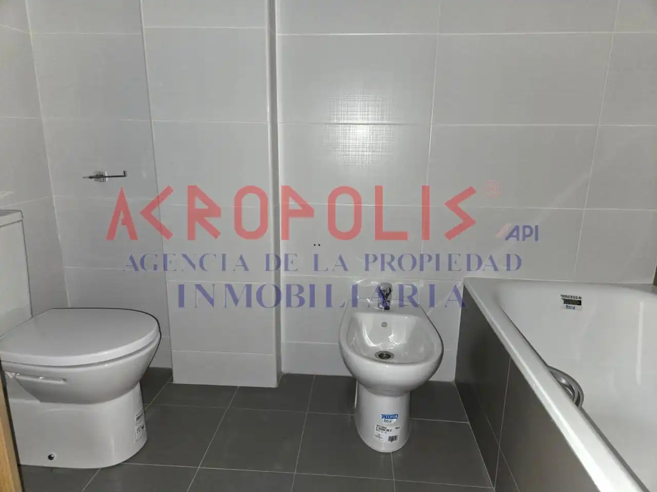 Badezimmer von Maisonette zum Verkauf in Puebla de Lillo mit Heizung, Terrasse und Abstellraum