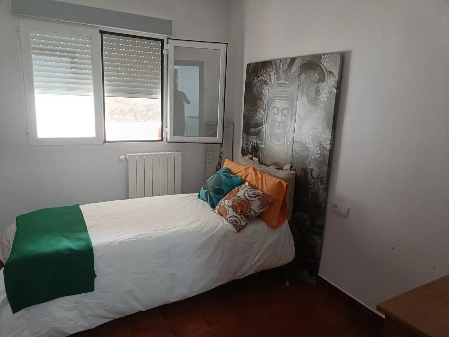 Habitación de Piso de alquiler en Granada con Aire acondicionado, Calefacción y Amueblado
