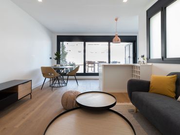 Attico con balcone in vendita a Via Augusta