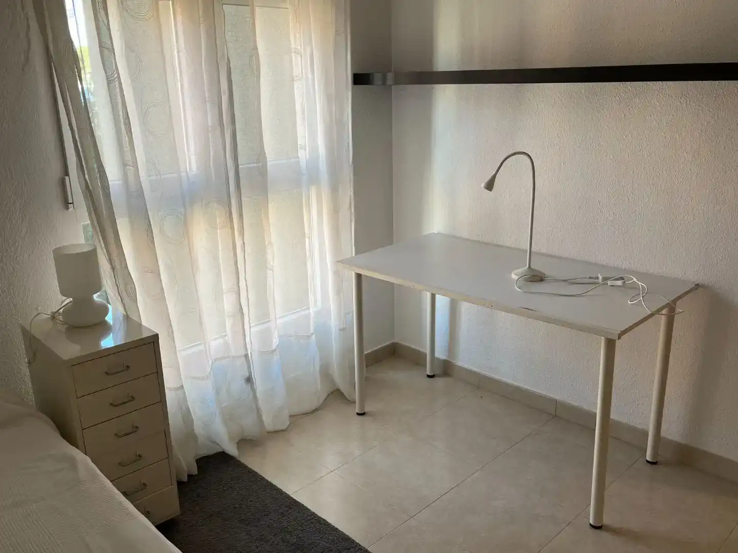 Habitación de Piso de alquiler en Huesca con Amueblado y Balcón