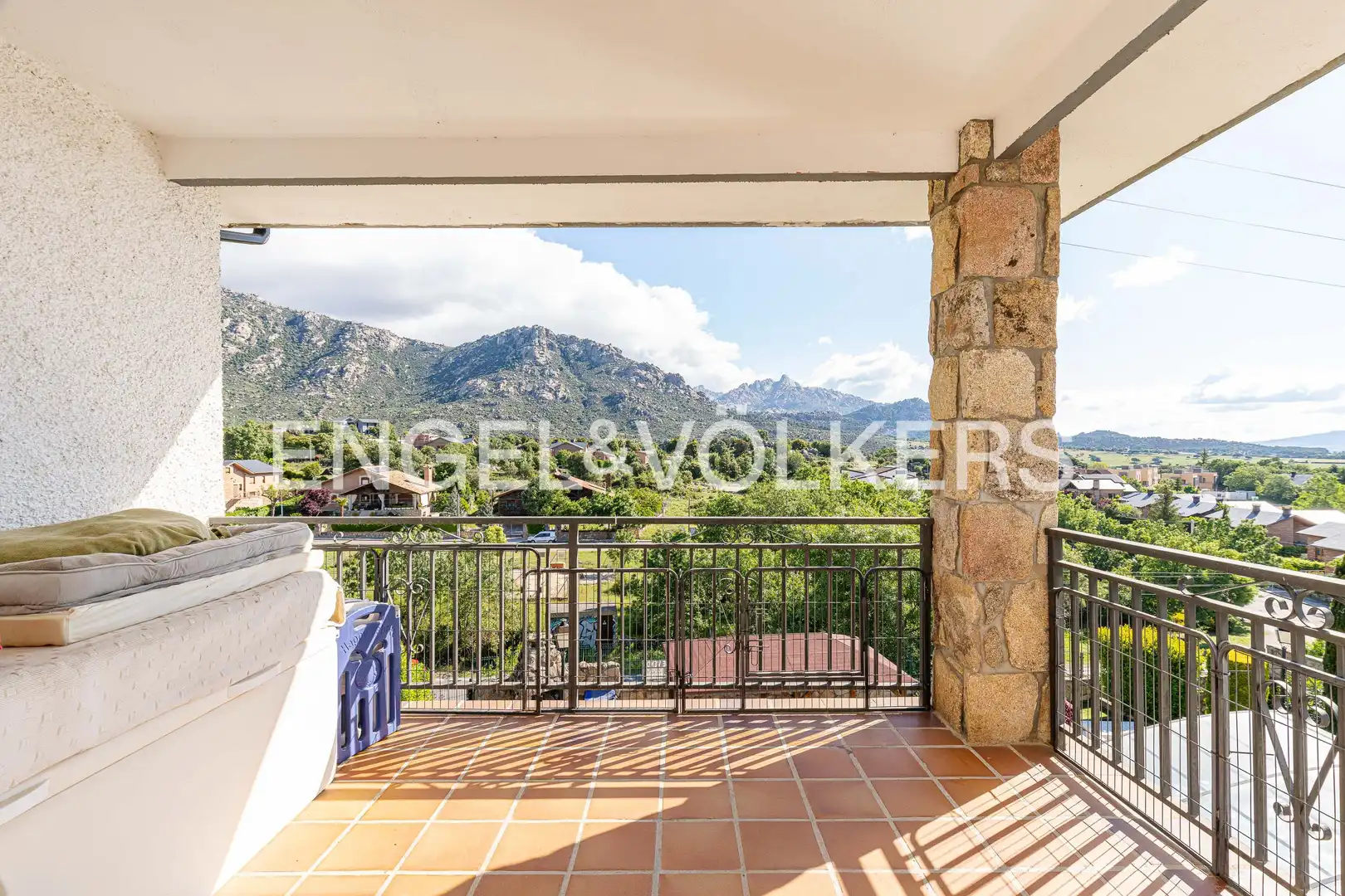 Terrassa de Casa o xalet en venda en El Boalo - Cerceda – Mataelpino amb Aire condicionat, Calefacció i Jardí privat