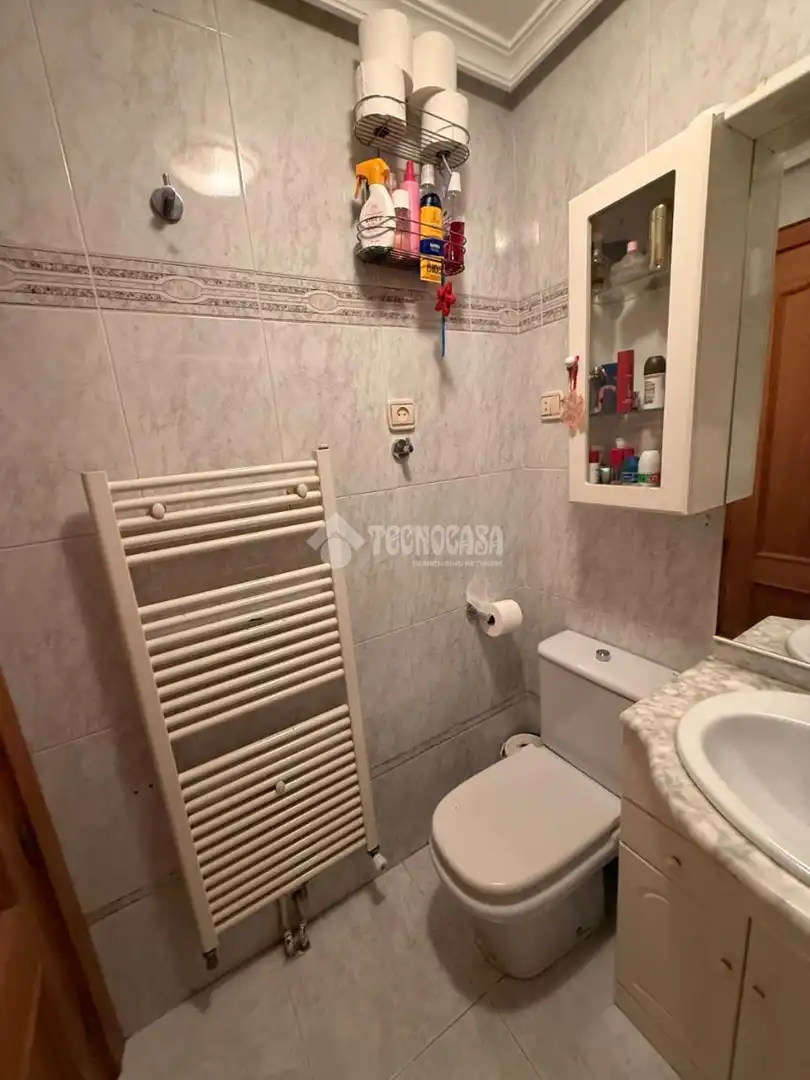 Baño de Piso en venta en Madrid con Calefacción y Amueblado