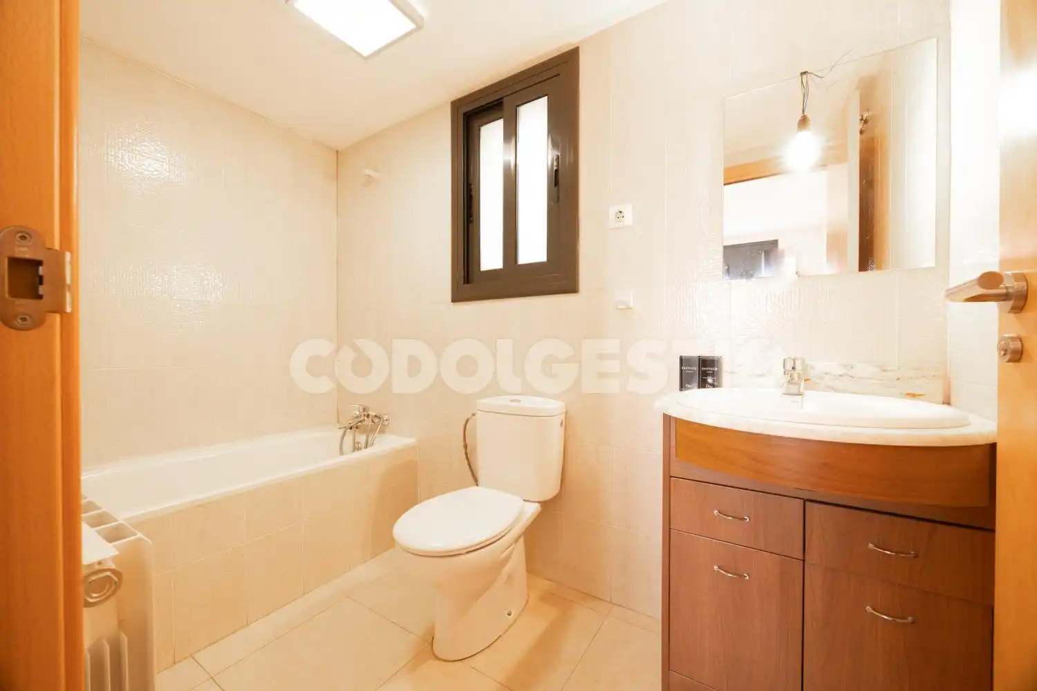 Bathroom of Flat for sale in Torelló  with Balcony