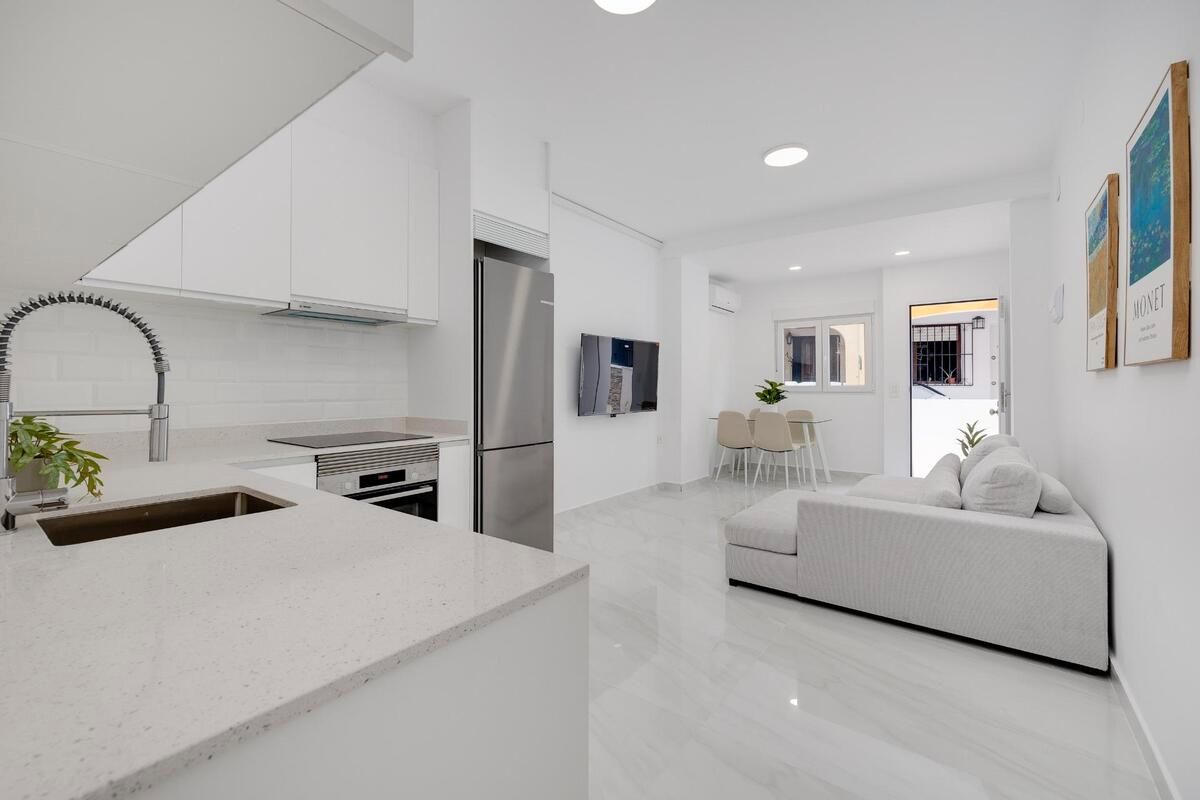Kitchen of House or chalet for sale in Orihuela  with Air Conditioner, Private garden and Terrace