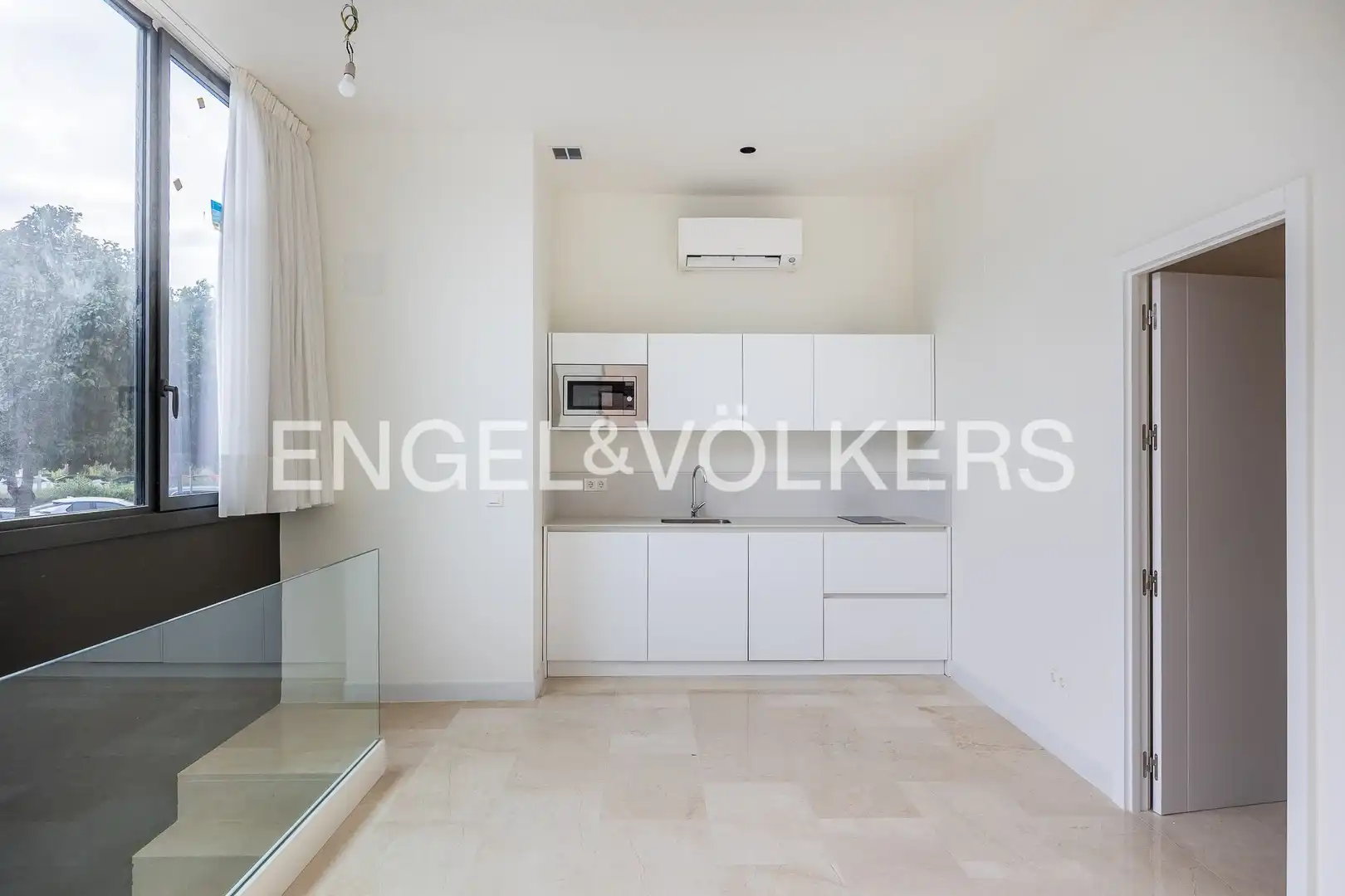 Kitchen of Flat for sale in Sevilla  with Air Conditioner and Heating