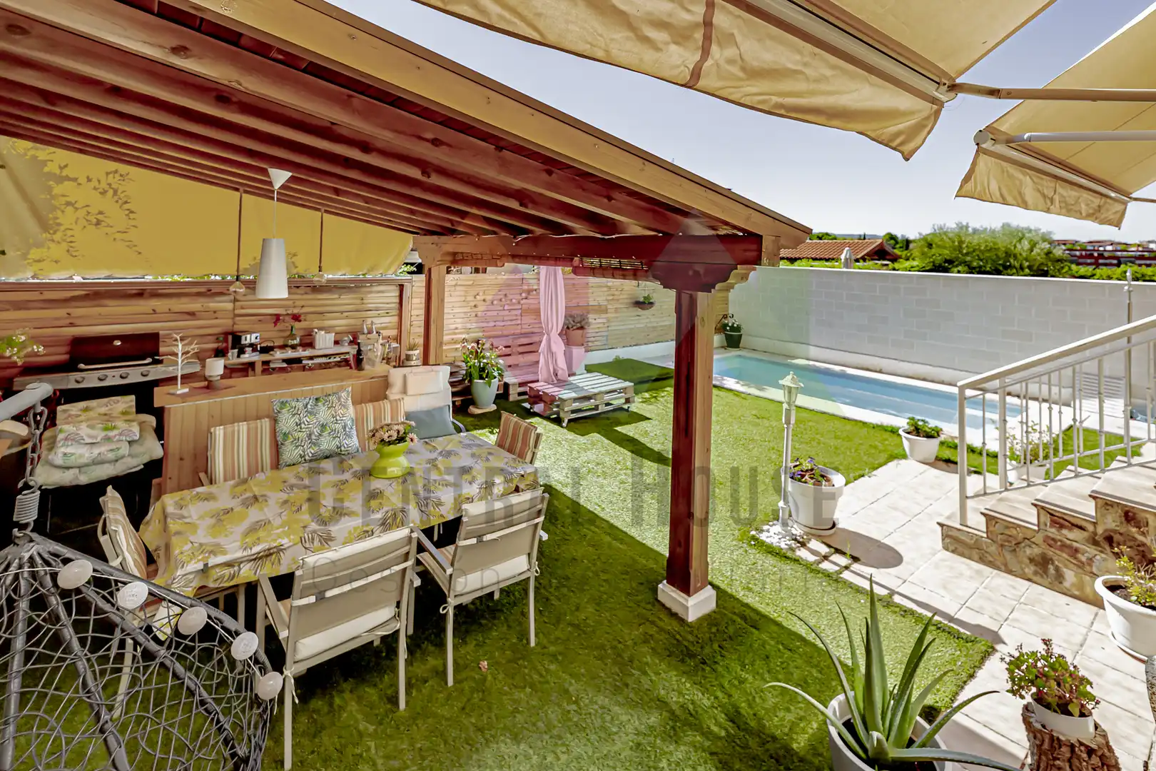 Jardín de Casa adosada en venta en Guadalajara con Aire acondicionado, Calefacción y Jardín privado