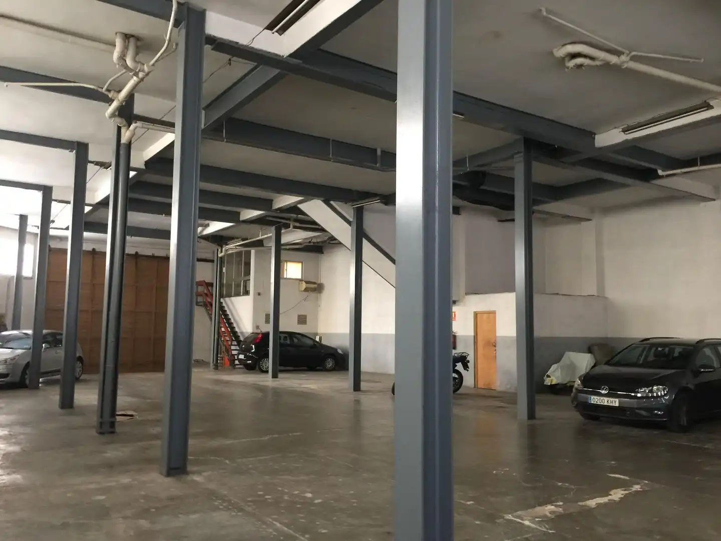 Parkplatz von Fabrikhallen zum Verkauf in Canet de Mar