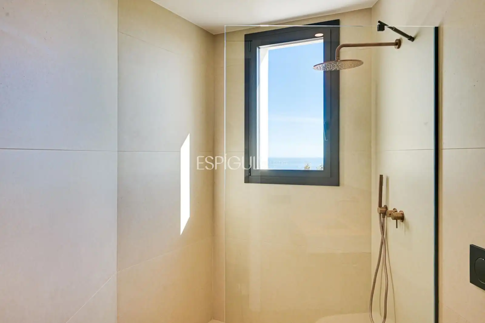 Bany de Casa o xalet en venda en Castell d'Aro, Platja d'Aro i s'Agaró amb Aire condicionat, Calefacció i Piscina