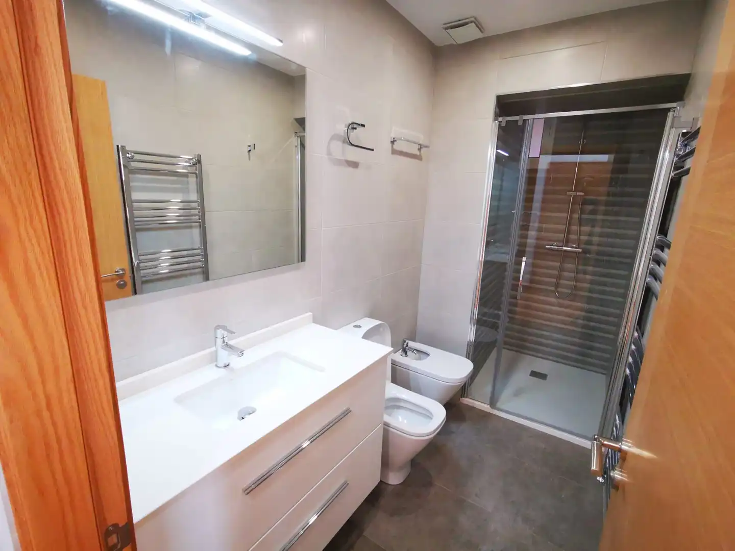 Baño de Piso de alquiler en Ferrol con Calefacción, Terraza y Trastero