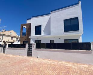 Exterior view of House or chalet for sale in San Pedro del Pinatar  with Air Conditioner, Private garden and Terrace