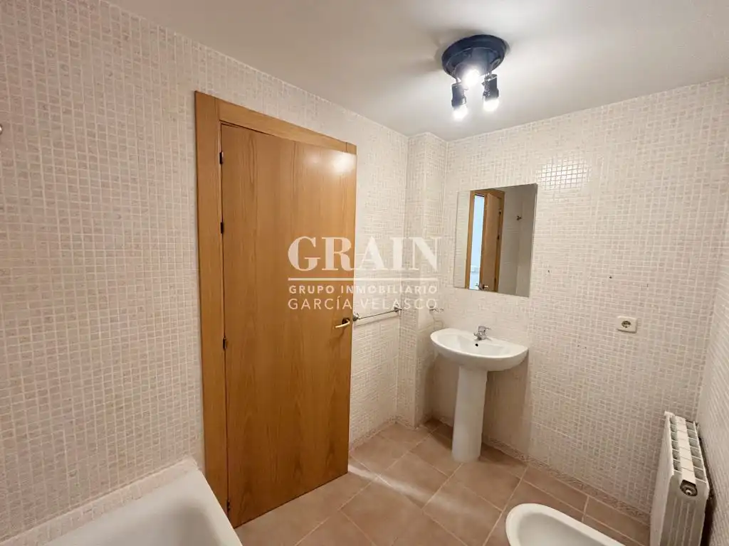 Baño de Piso de alquiler en Albacete con Calefacción