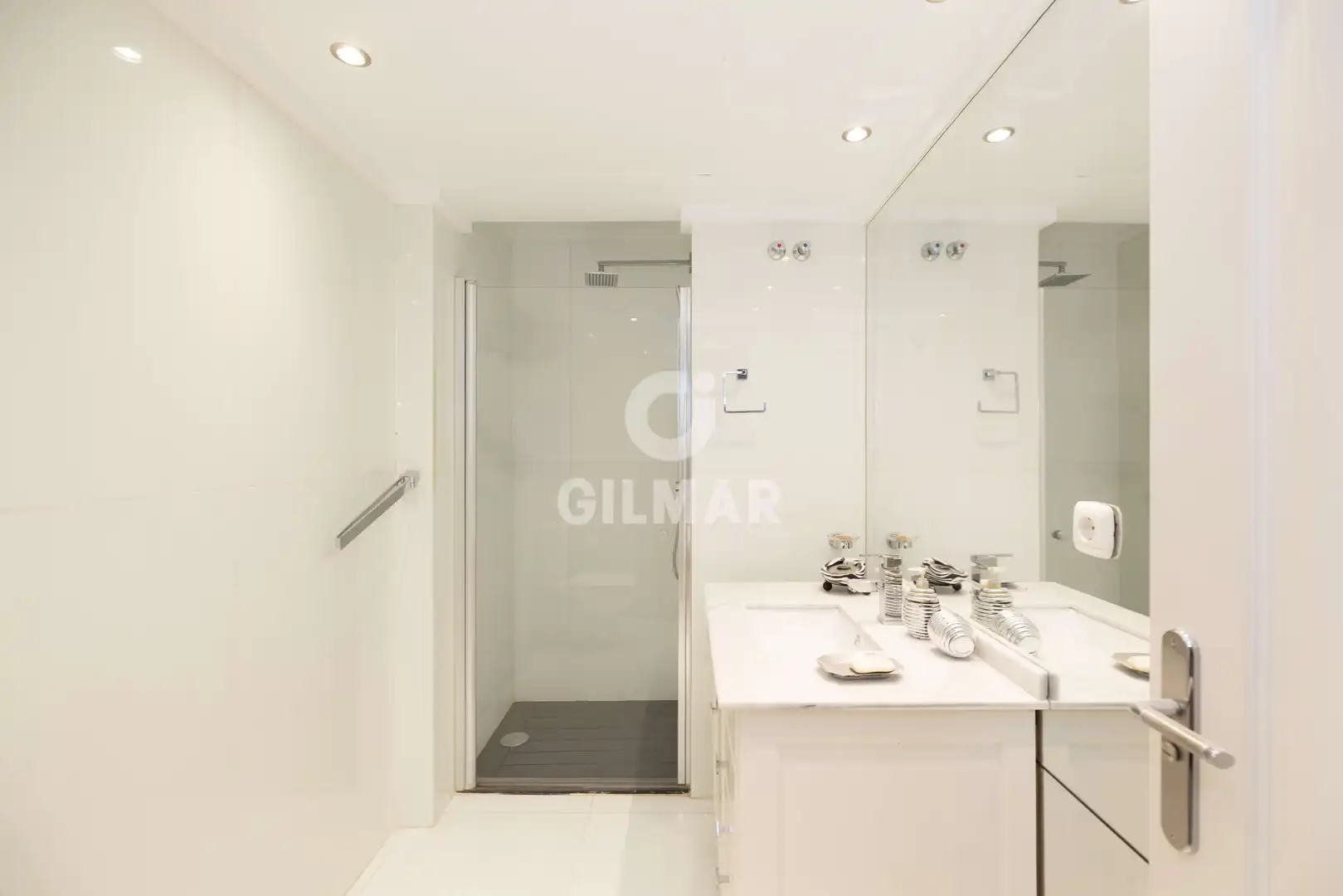 Bany de Apartament en venda en Marbella amb Calefacció, Jardí privat i Traster
