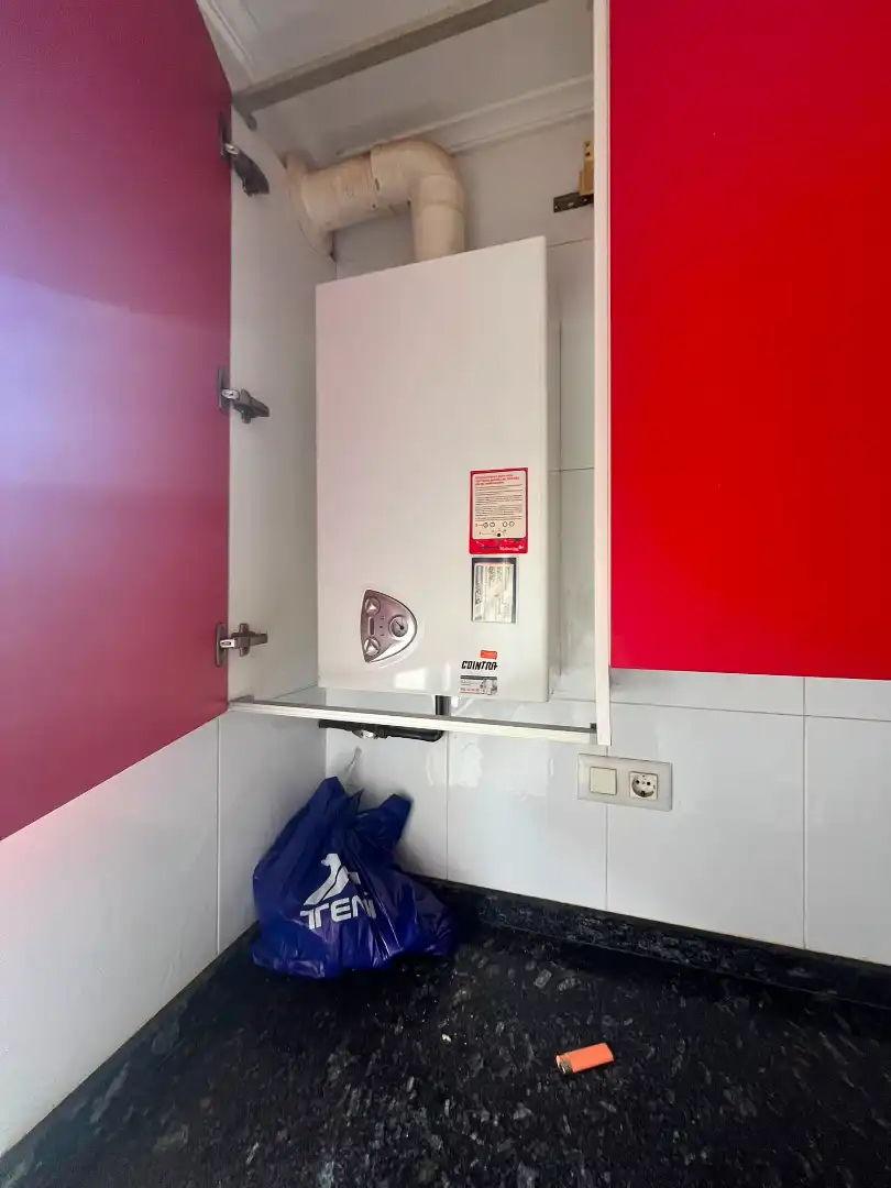 Badezimmer von Wohnung zum Verkauf in Voto mit Heizung, Abstellraum und Möbliert